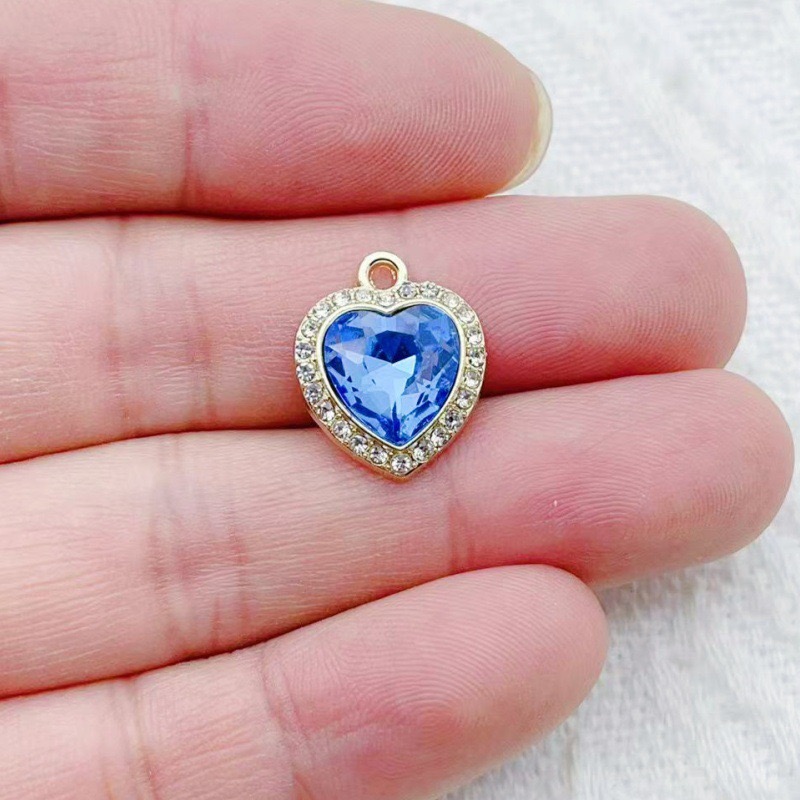10 pendenti a forma di cuore c - Jewelry Making Party recensione e prezzo